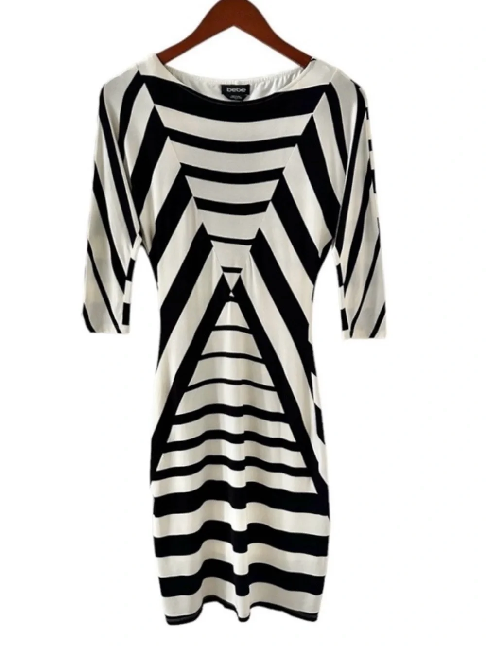 NEW Bebe Black and Egret Diamond Print Boatneck 3/4 Sleeve Dress Size Small